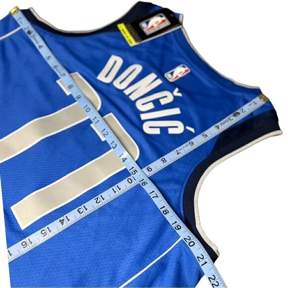 Dallas Mavericks Doncic Icon Edition 2022/23 NBA Swingman Jersey Game Royal - Picture 9 of 11